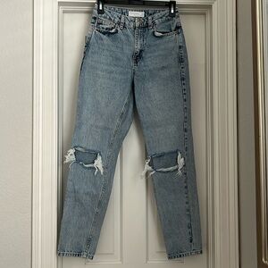 Top shop light wash ripped mom jeans size 25
